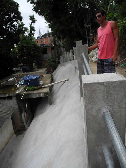 Bétonnement de zones fragiles pour éviter les glissements de terrain.