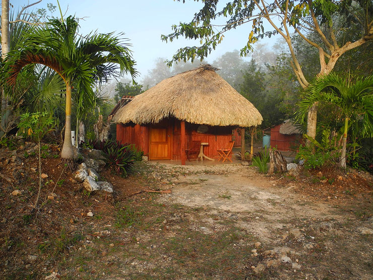 Une cabane semblable à celle où je dormais, au centre écotouristique de Kiichpam K'aax